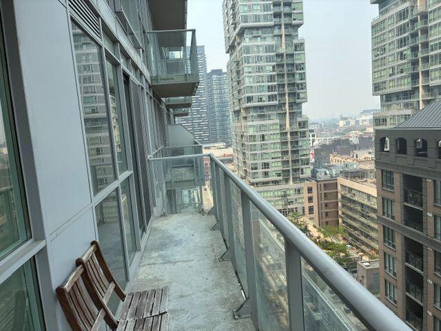 For Lease 126 Simcoe Street Unit# 1707, Toronto, Ontario