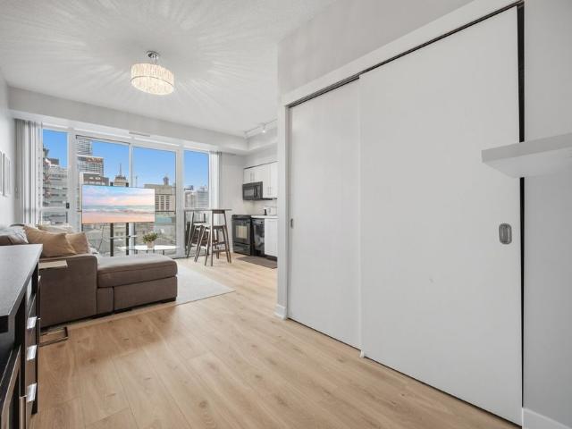 For Lease 126 Simcoe Street Unit# 1907, Toronto, Ontario