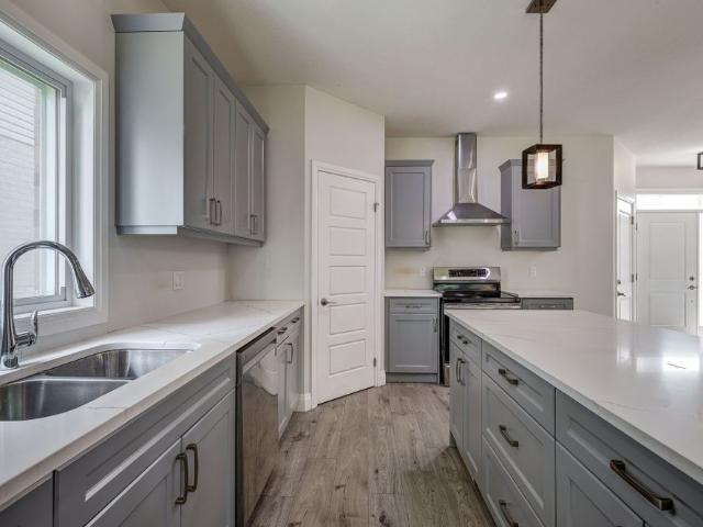 For Lease 127 Marconi Court, London East, Ontario