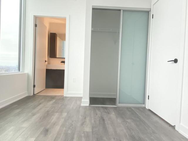 For Lease 127 Broadway Avenue Unit# 2009, Toronto, Ontario