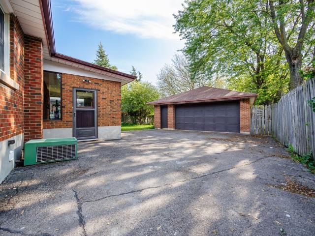 For Lease 127 Louth Street Unit# Unit#1, St. Catharines, Ontario