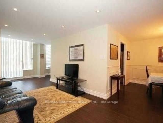 For Lease 120 Promenade Circle Unit# 106, Vaughan, Ontario