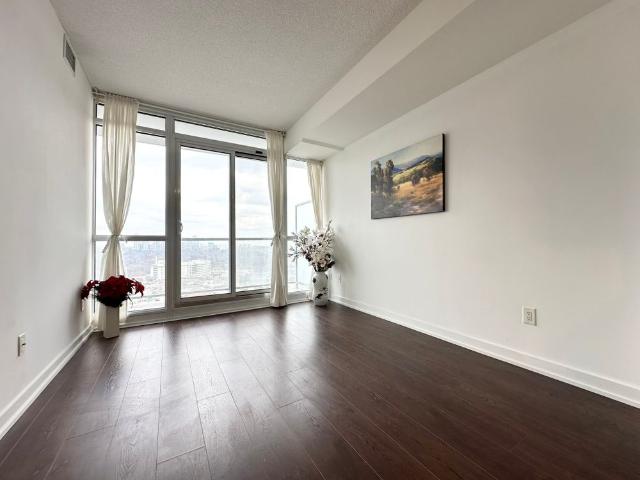 For Lease 121 Mcmahon Drive Unit# 2502, Toronto, Ontario