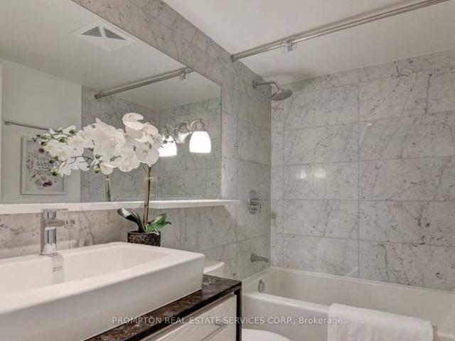 For Lease 121 Mcmahon Drive Unit# TH10, Toronto, Ontario