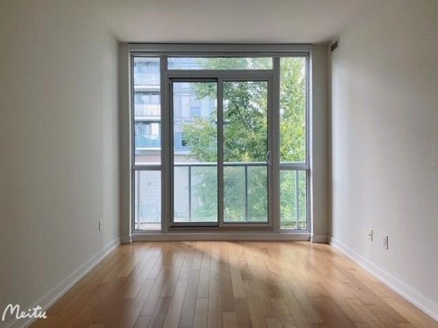 For Lease 121 Mcmahon Drive Unit# Th11, Toronto, Ontario