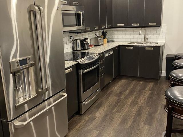 For Lease 121 Milestone Crescent Unit# 12, Aurora, Ontario
