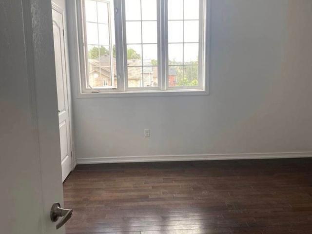 For Lease 1226 Leslie Drive Unit# Third floor apartment, Innisfil, Ontario