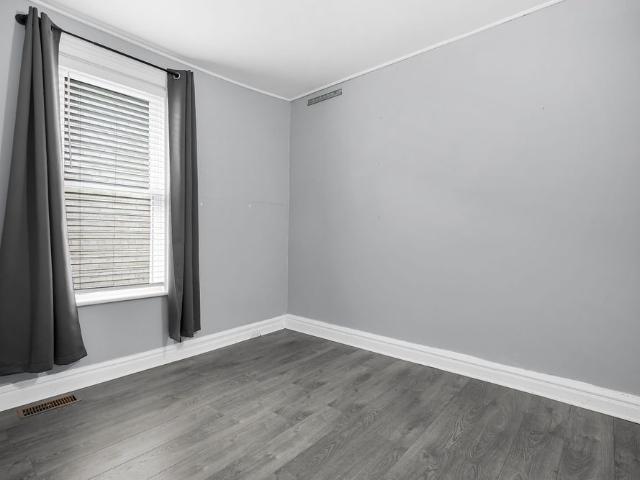 For Lease 122 Centre Street Unit# 1, St. Thomas, Ontario
