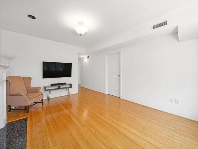 For Lease 12 Foxbar Road Unit# 2, Toronto, Ontario