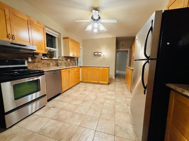For Lease 12 Iondale Place, Toronto, Ontario