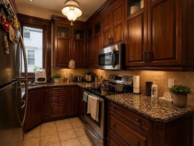 For Lease 12 SOMERSET Street Unit# 1, Ottawa Centre, Ontario