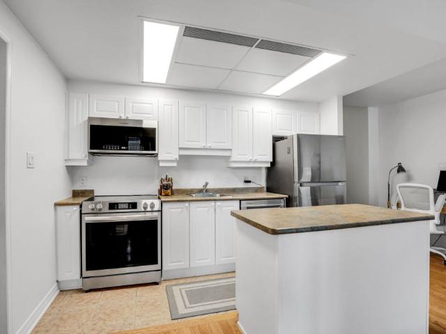 For Lease 134 York Street Unit# 205, Lower Town Sandy Hill, Ontario