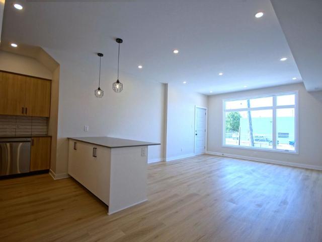 For Lease 1353 Gosset Street Unit# B, Cyrville Carson Grove Pineview, Ontario