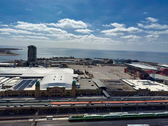 For Lease 135 East Liberty Street Unit# PH9, Toronto, Ontario