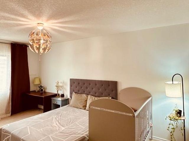 For Lease 1369 countrystone Drive, Kitchener, Ontario