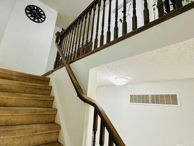 For Lease 1369 countrystone Drive, Kitchener, Ontario