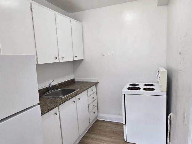For Lease 137 Eglinton Avenue Unit# 28, Toronto, Ontario
