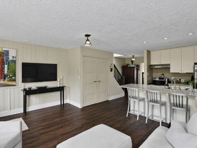 For Lease 139 LAKESHORE Road Unit# 10, Blue Mountains, Ontario