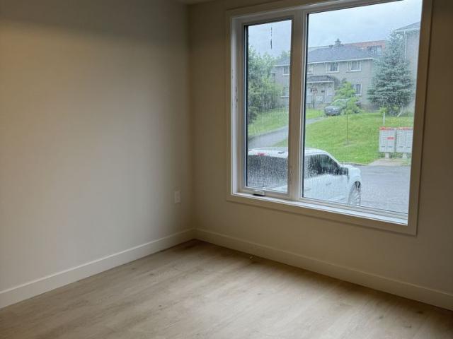 For Lease 1301 Dorchester Avenue Unit# 3, Carlington Central Park, Ontario
