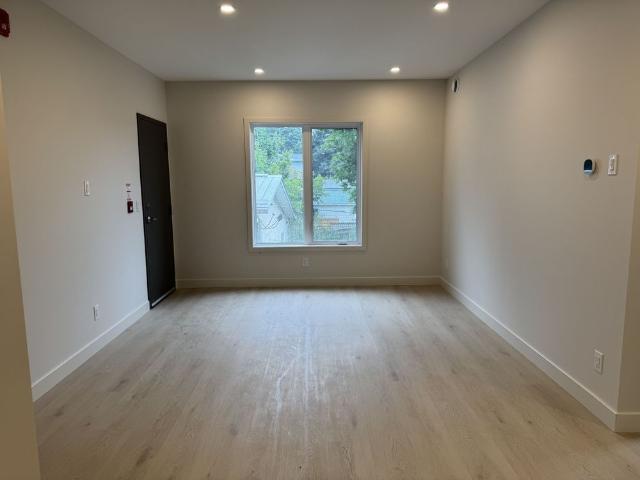 For Lease 1301 Dorchester Avenue Unit# 7, Carlington Central Park, Ontario