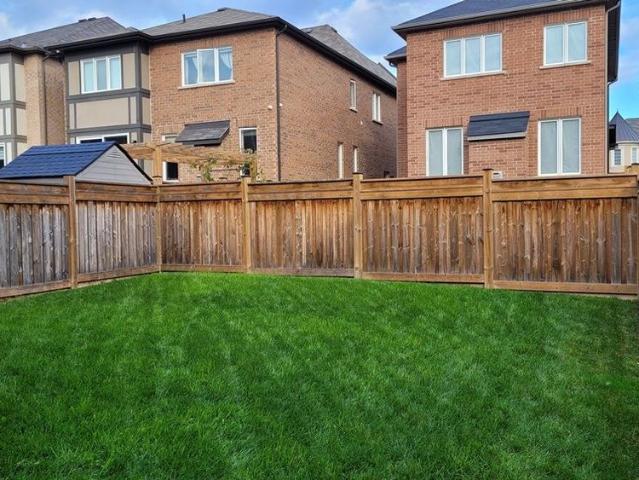 For Lease 130 Major Crescent, Aurora, Ontario