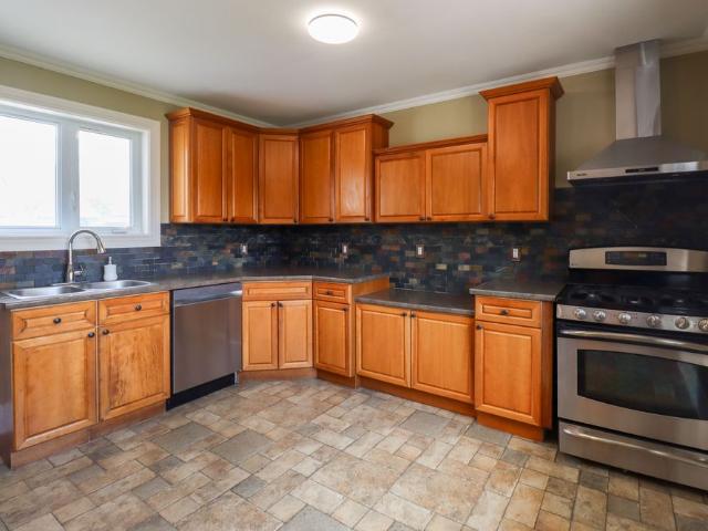 For Lease 130 Mayfield Drive, Oakville, Ontario