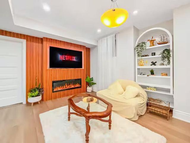 For Lease 1328 Aymond Crescent Unit# bsmt, Oakville, Ontario