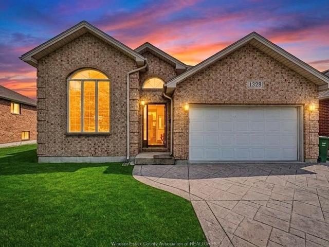 For Lease 1328 IMPERIAL Crescent, Windsor, Ontario