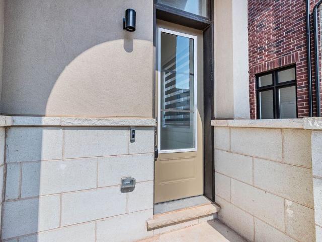 For Lease 1339 Kaniv Street, Oakville, Ontario