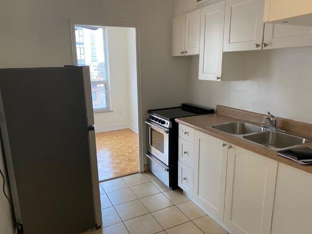 For Lease 133 Erskine Avenue Unit# 501, Toronto, Ontario