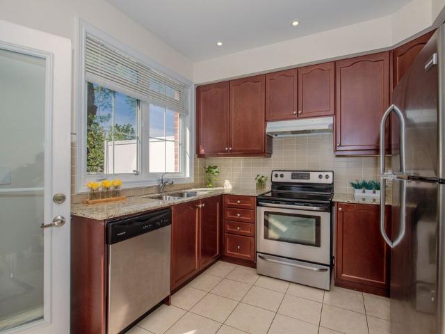 For Lease 13 Slingsby Lane, Toronto, Ontario