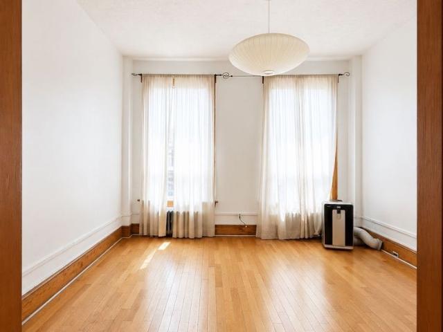 For Lease 1462 Queen Street, Toronto, Ontario