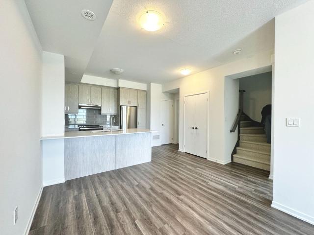 For Lease 140 Honeycrisp Crescent Unit# 286, Vaughan, Ontario