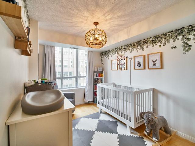 For Lease 140 Simcoe Street Unit# 809, Toronto, Ontario