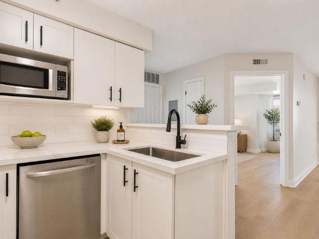For Lease 1421 Walker's Line Unit# 206, Burlington, Ontario