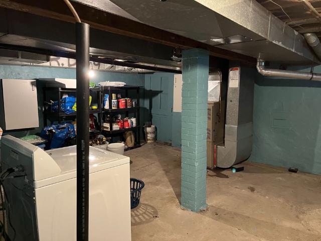 For Lease 14 Albert Street Unit# main floor unit lower, Welland, Ontario