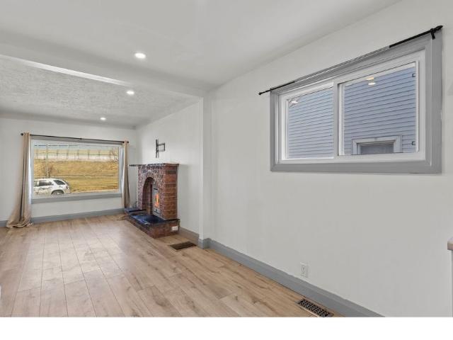 For Lease 14 Elmwood Avenue, St. Catharines, Ontario