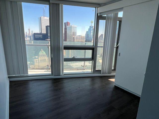 For Lease 14 York Street Unit# 5611, Toronto, Ontario