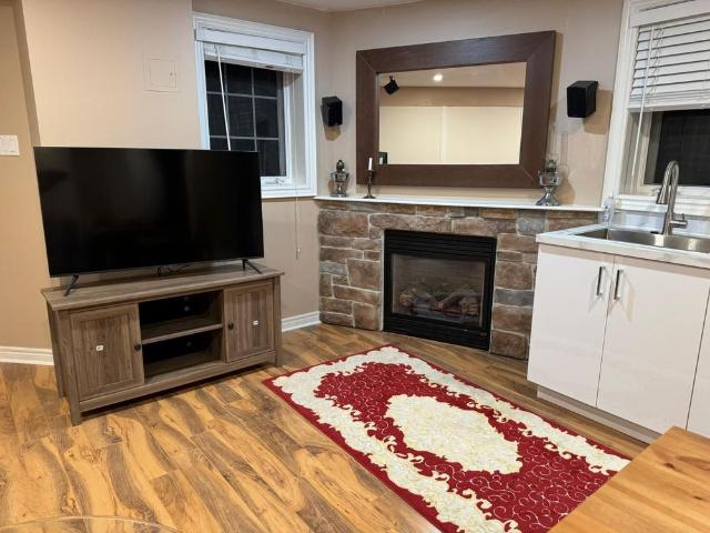 For Lease 154 Hollandview Trail, Aurora, Ontario