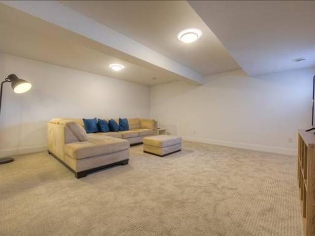 For Lease 154 Sycamore Street, Blue Mountains, Ontario