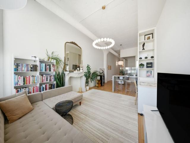 For Lease 155 Dalhousie Street Unit# 1011, Toronto, Ontario