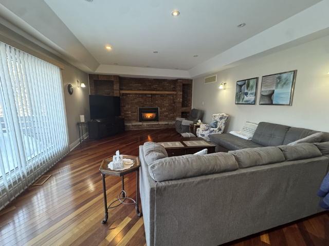 For Lease 156 39th Street, Wasaga Beach, Ontario