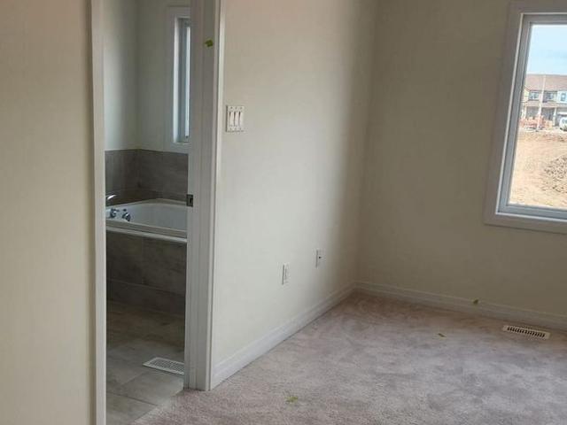 For Lease 158 PORT Crescent, Welland, Ontario