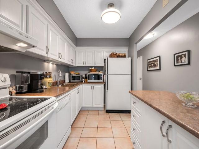 For Lease 158C MCARTHUR Avenue Unit# 1604, Vanier and Kingsview Park, Ontario