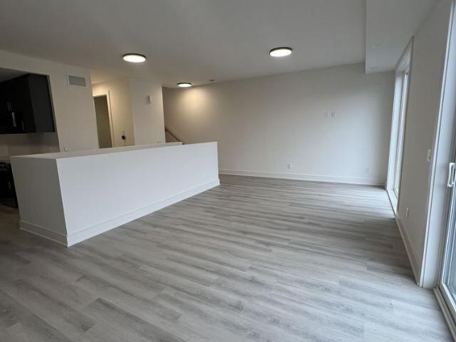 For Lease 150 Everett Common, St. Catharines, Ontario