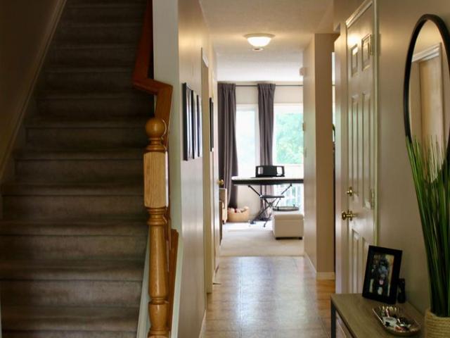 For Lease 151 CLAIRFIELDS Drive Unit# 41, Guelph, Ontario