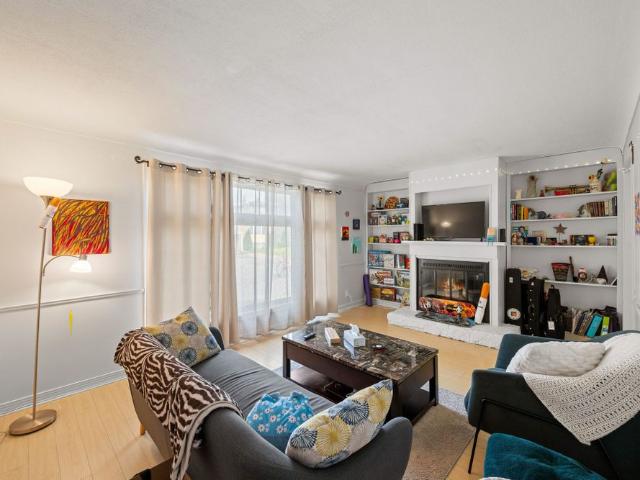 For Lease 151 Granville Street Unit# 2, Vanier and Kingsview Park, Ontario