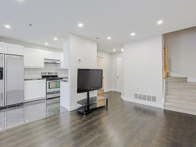 For Lease 151 Townsgate Drive Unit# 96, Vaughan, Ontario