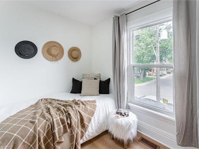 For Lease 15 Barnesdale Avenue Unit# 1, Hamilton, Ontario