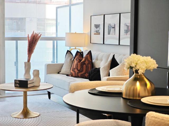 For Lease 15 Grenville Street Unit# 1007, Toronto, Ontario